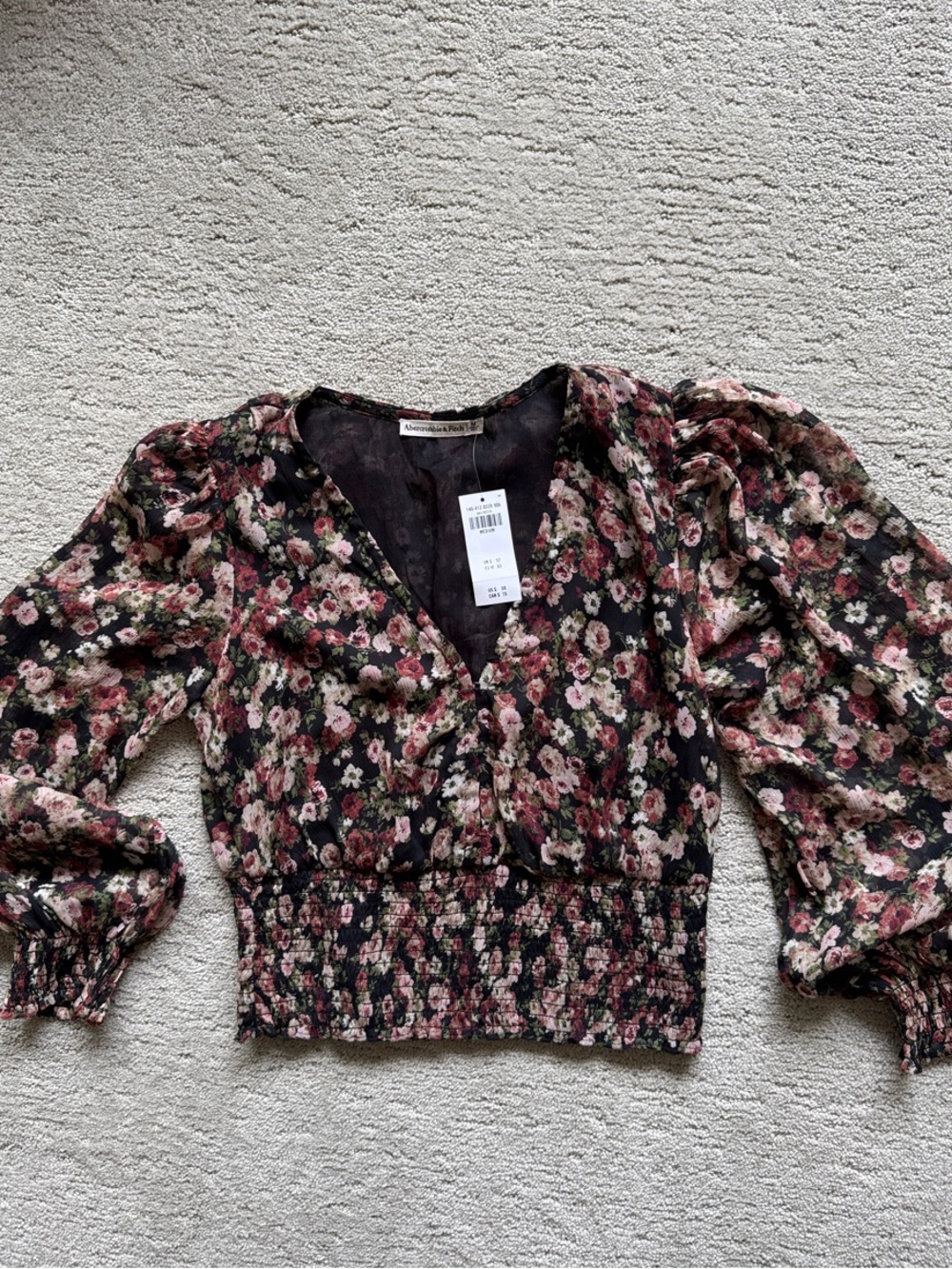 Abercrombie & Fitch Black Floral Smocked V-Neck Top with Puff Sleeves sz M
